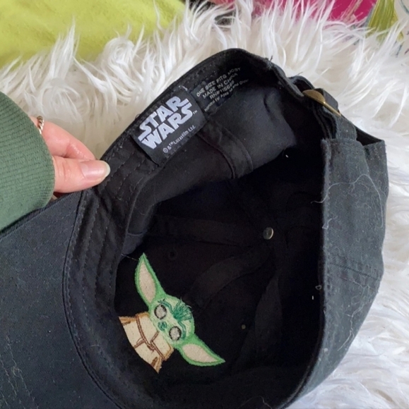 Star Wars The Mandalorian The Child Embroidered Black Cap Hat Ages 14+ OSFM EUC - Picture 4 of 6
